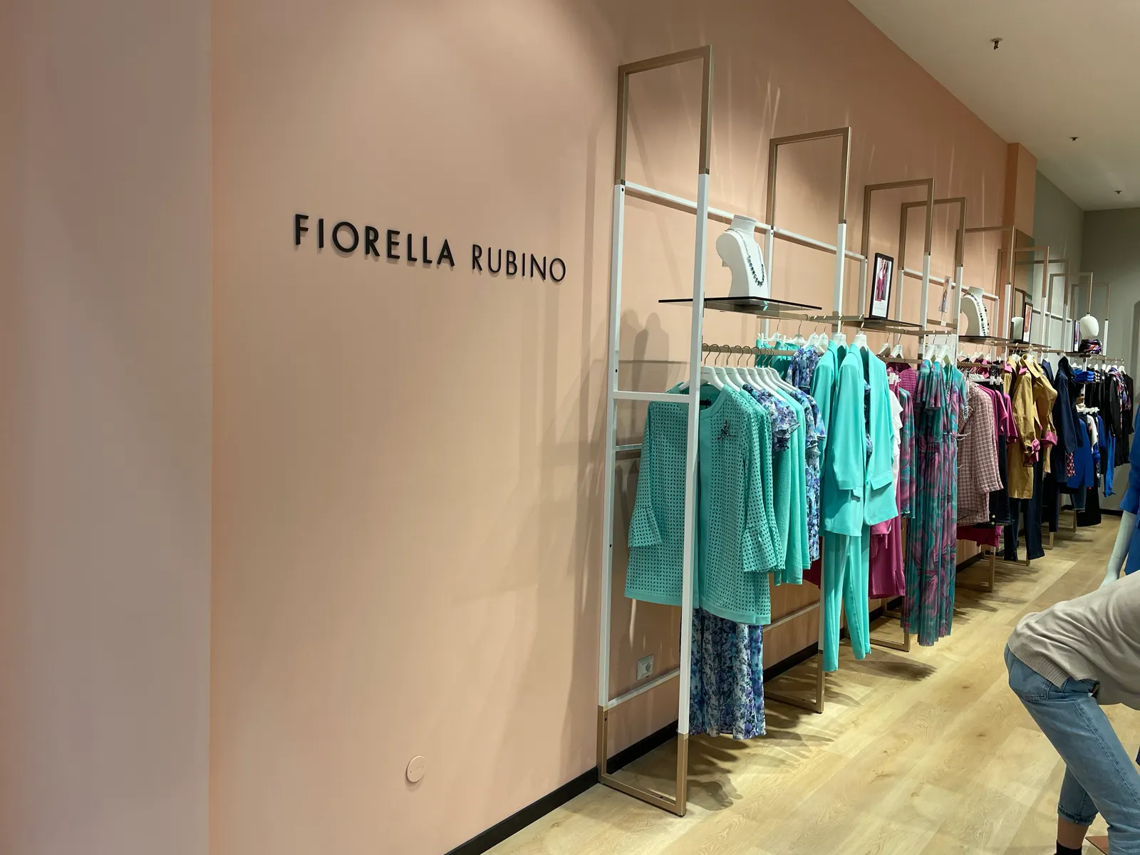 Fiorella Rubino, punto vendita di Brindisi: vista 2 dell'intervento Iconic Original