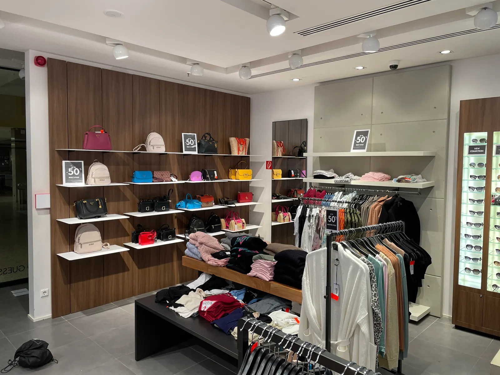 Negozio Guess Amburgo dopo l'intervento Iconic Original
