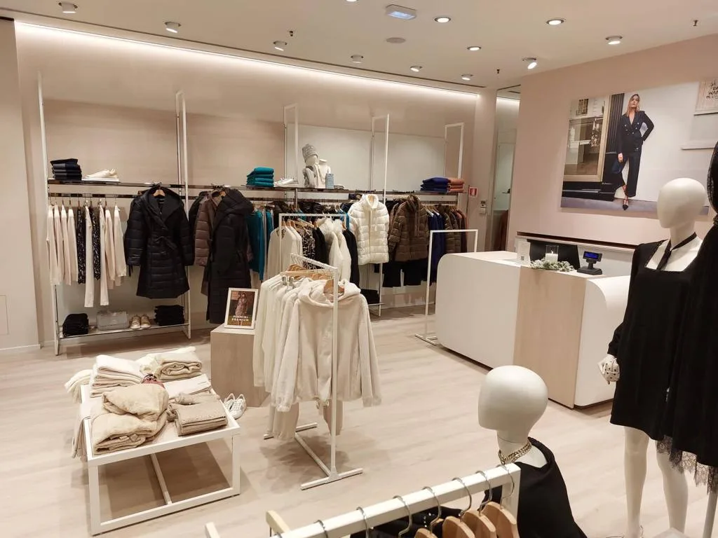 Negozio Oltre ad Avezzano dopo il restyling realizzato da Iconic Original